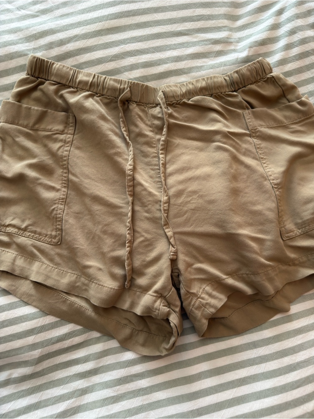 Old Navy Women's Khaki Drawstring Pocket Athletic Shorts